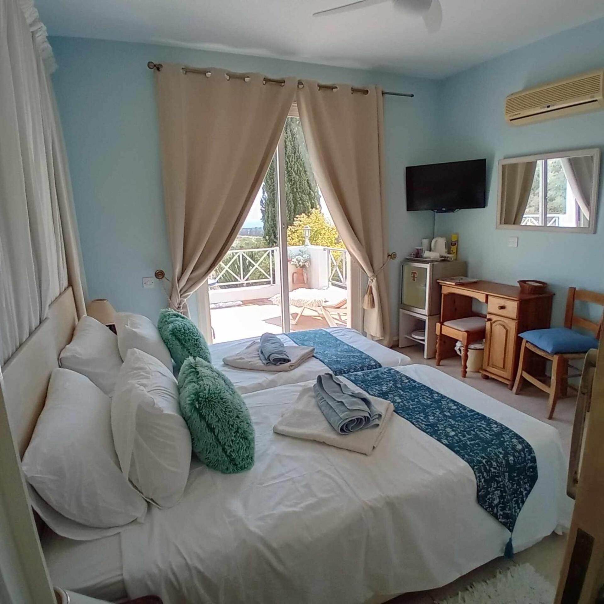 Sunset Boutique Guest House Paphos Exterior foto